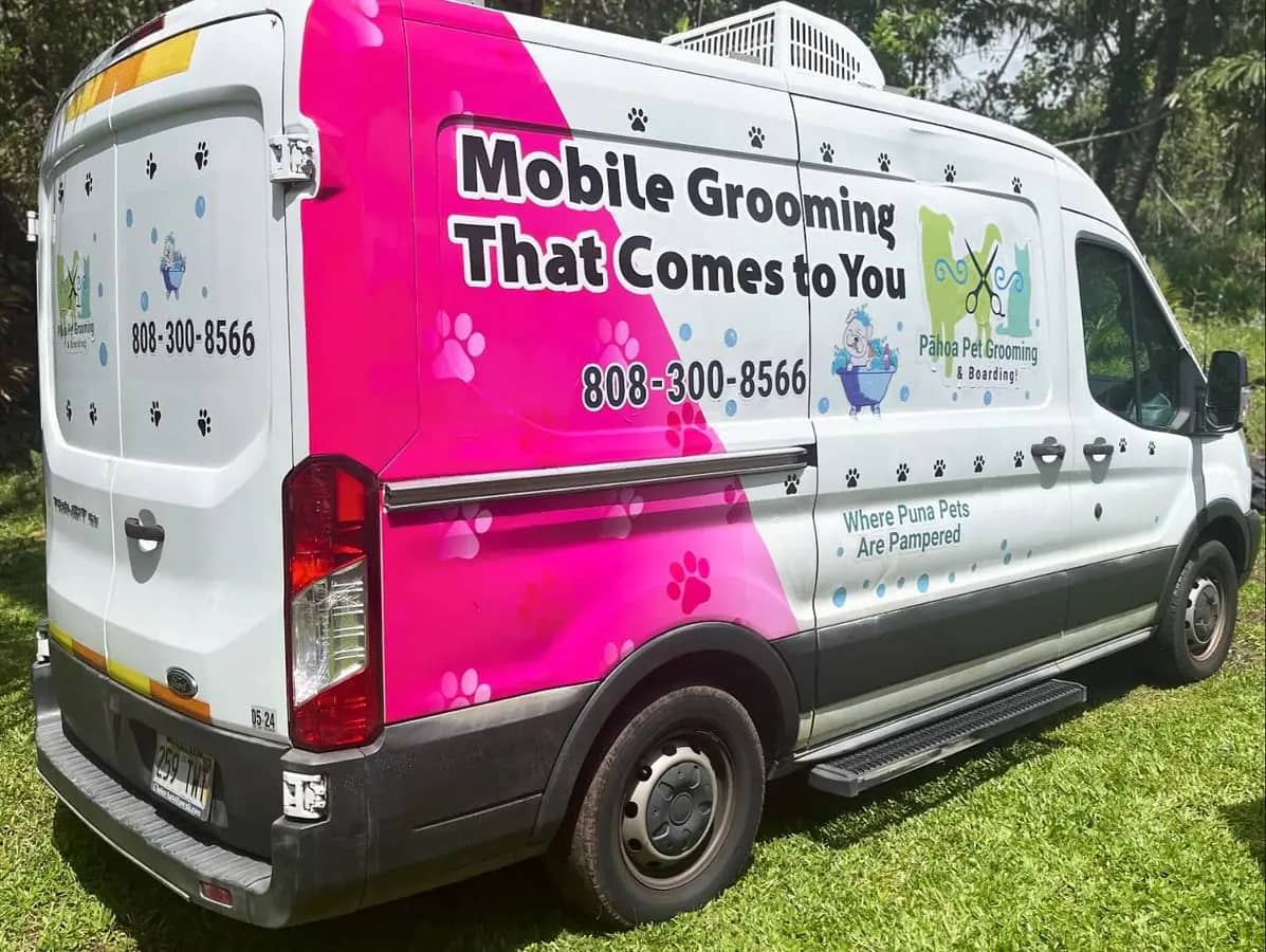 Pahoa Pet Grooming mobile grooming van in Hawaiʻi